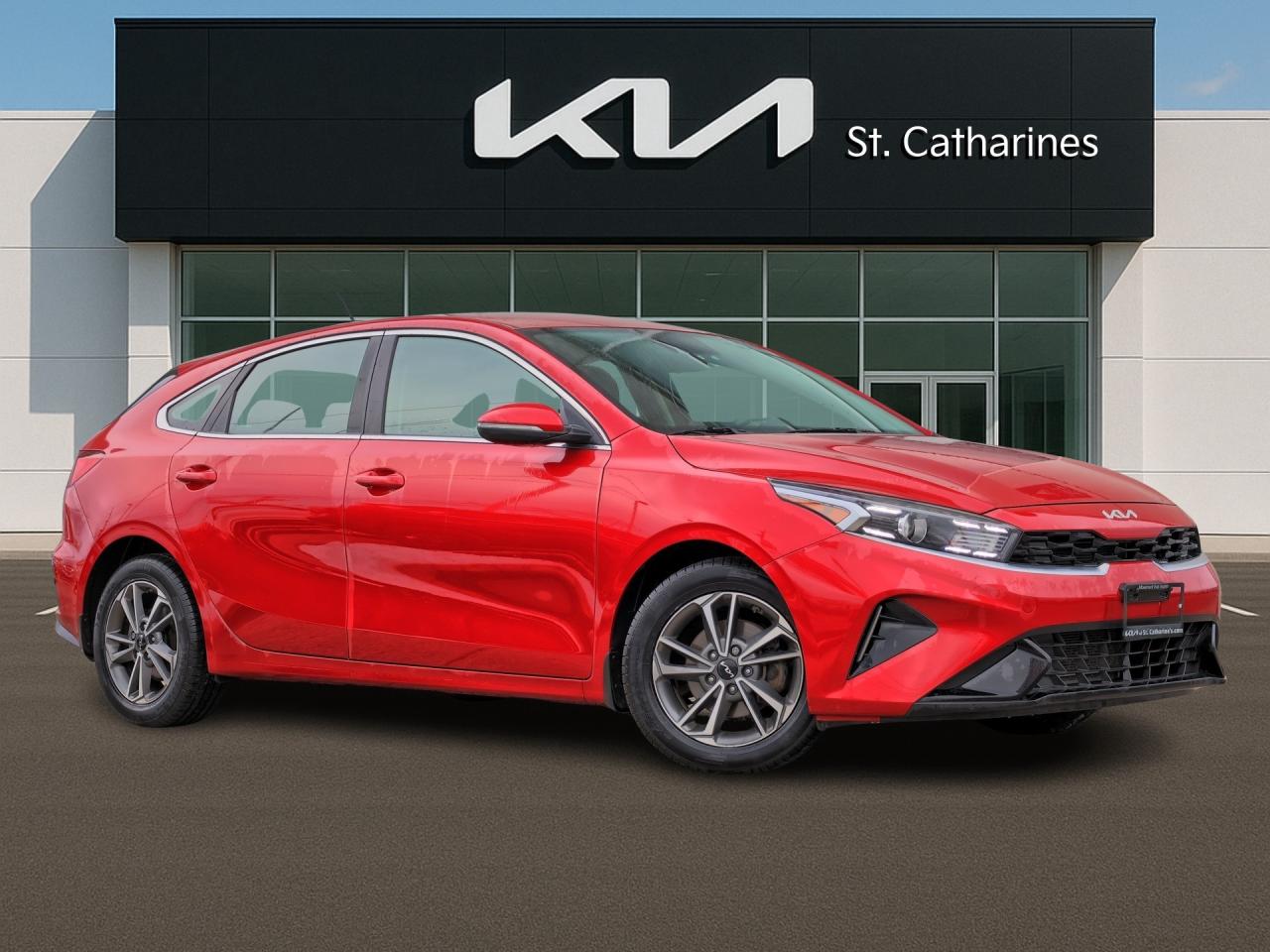 2024 Kia Forte5 EX IVT Photo2