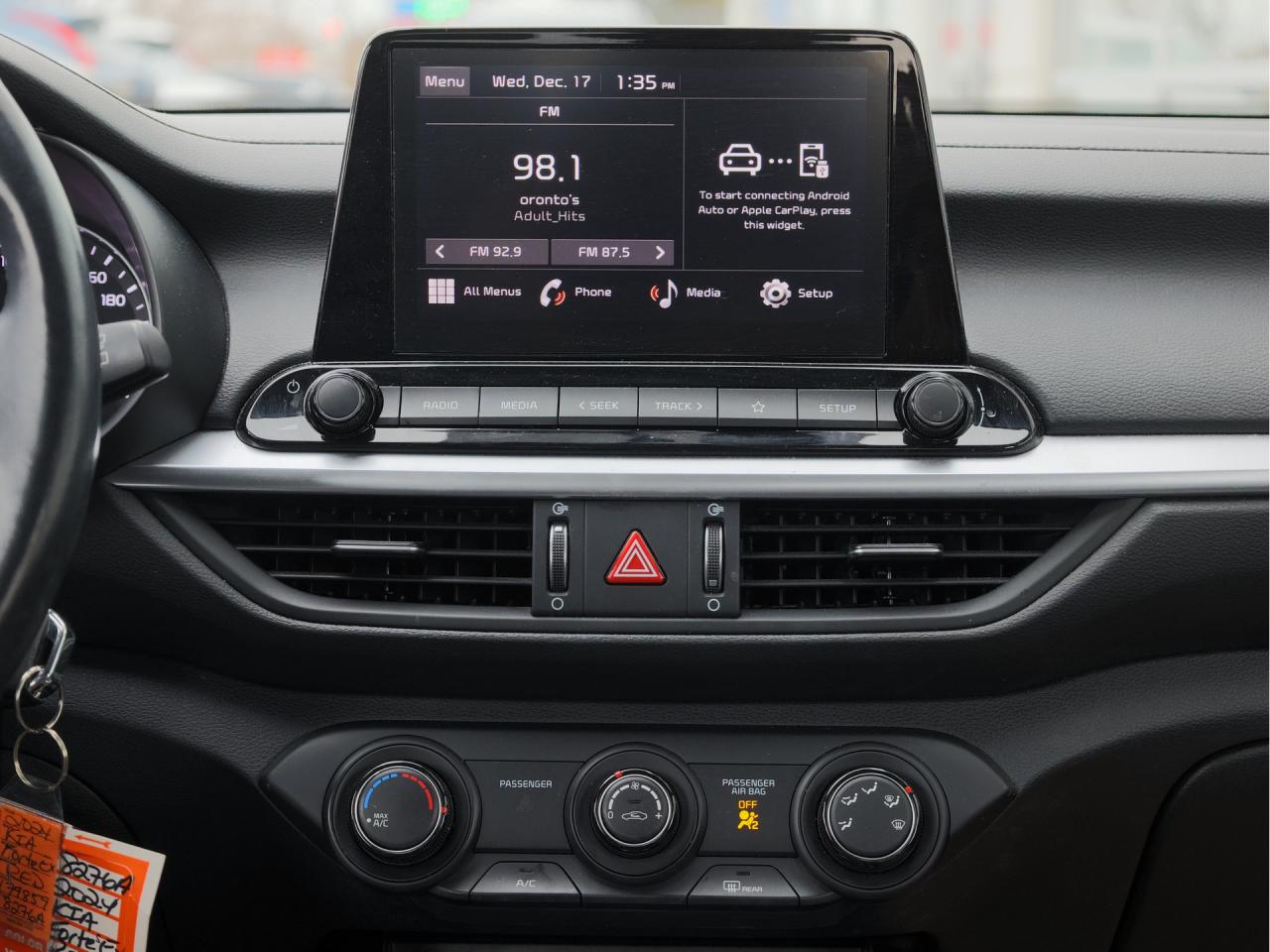 2024 Kia Forte5 EX IVT Photo