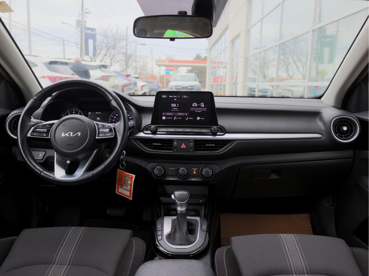 2024 Kia Forte5 EX IVT Photo