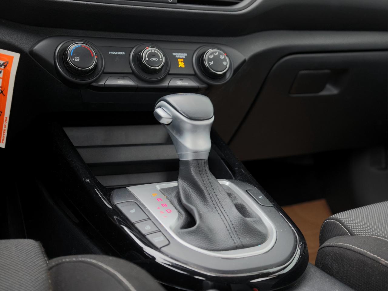 2024 Kia Forte5 EX IVT Photo