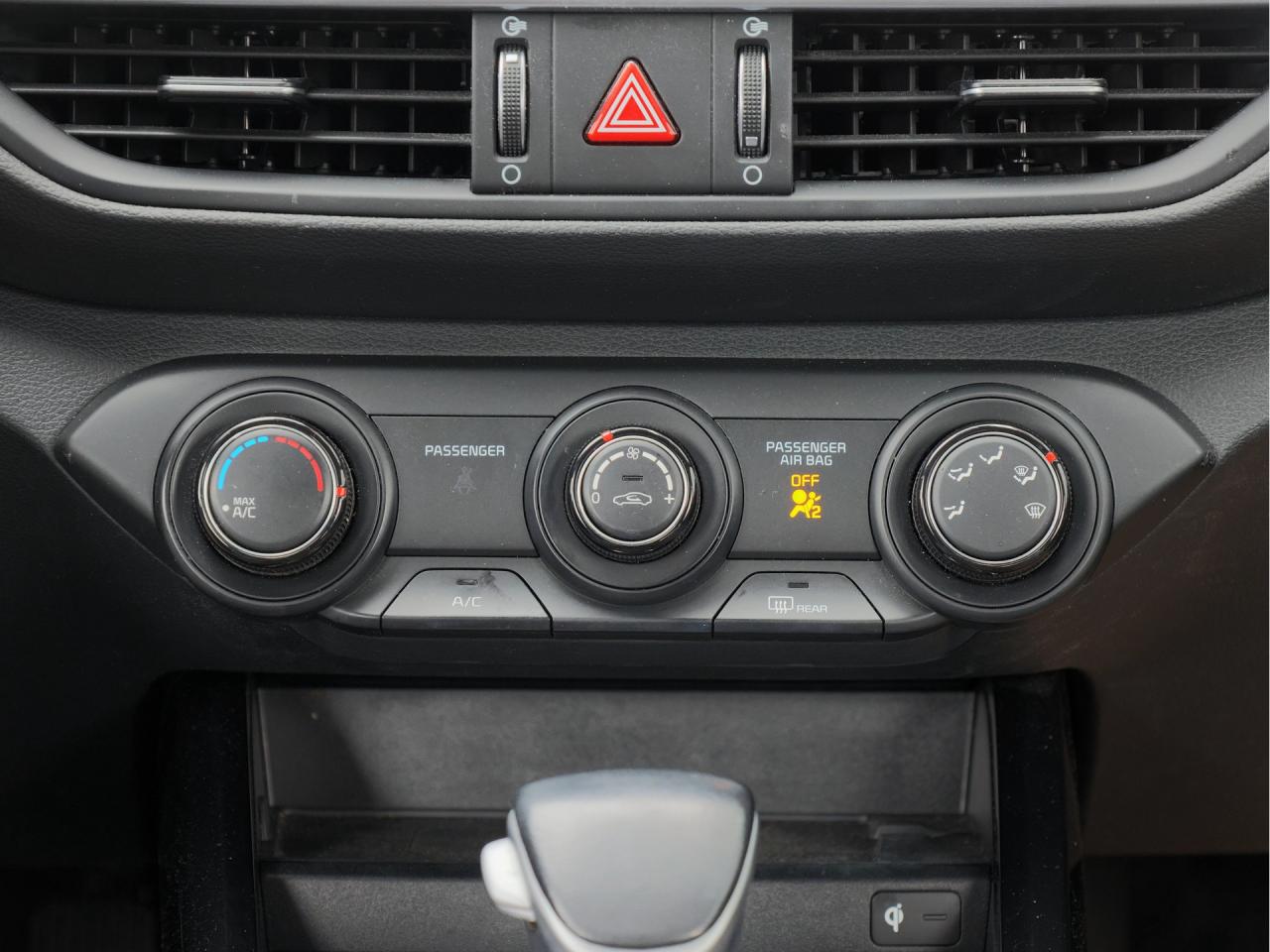 2024 Kia Forte5 EX IVT Photo