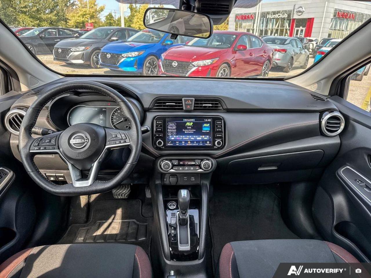 2023 Nissan Versa SR Photo