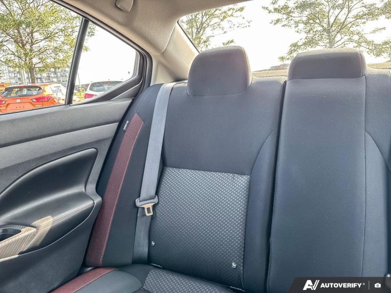 2023 Nissan Versa SR Photo