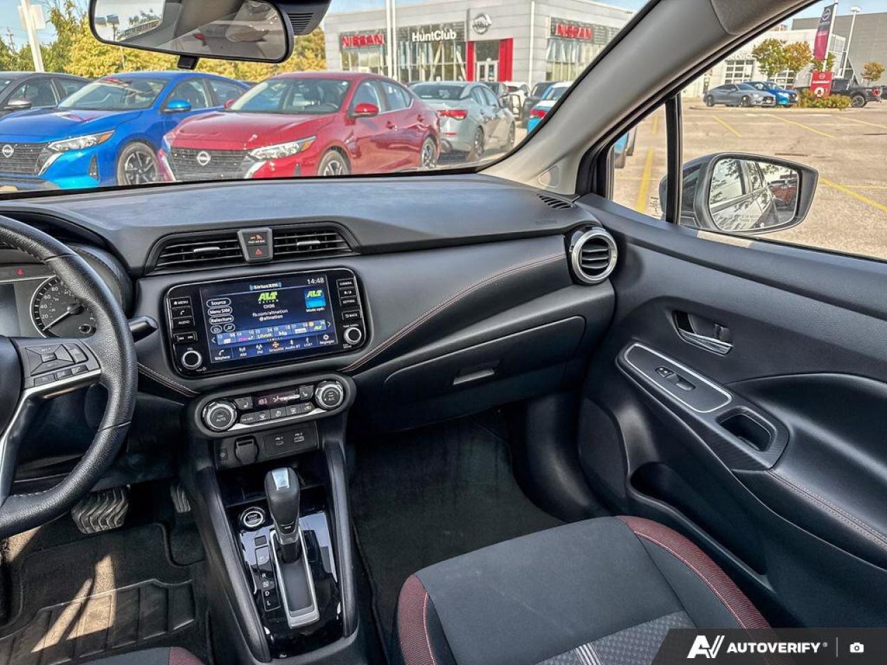 2023 Nissan Versa SR Photo