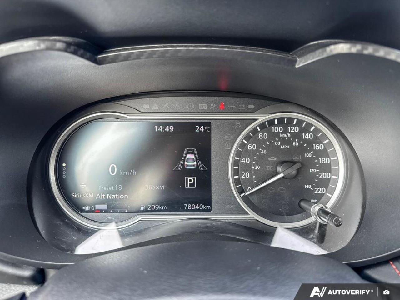 2023 Nissan Versa SR Photo