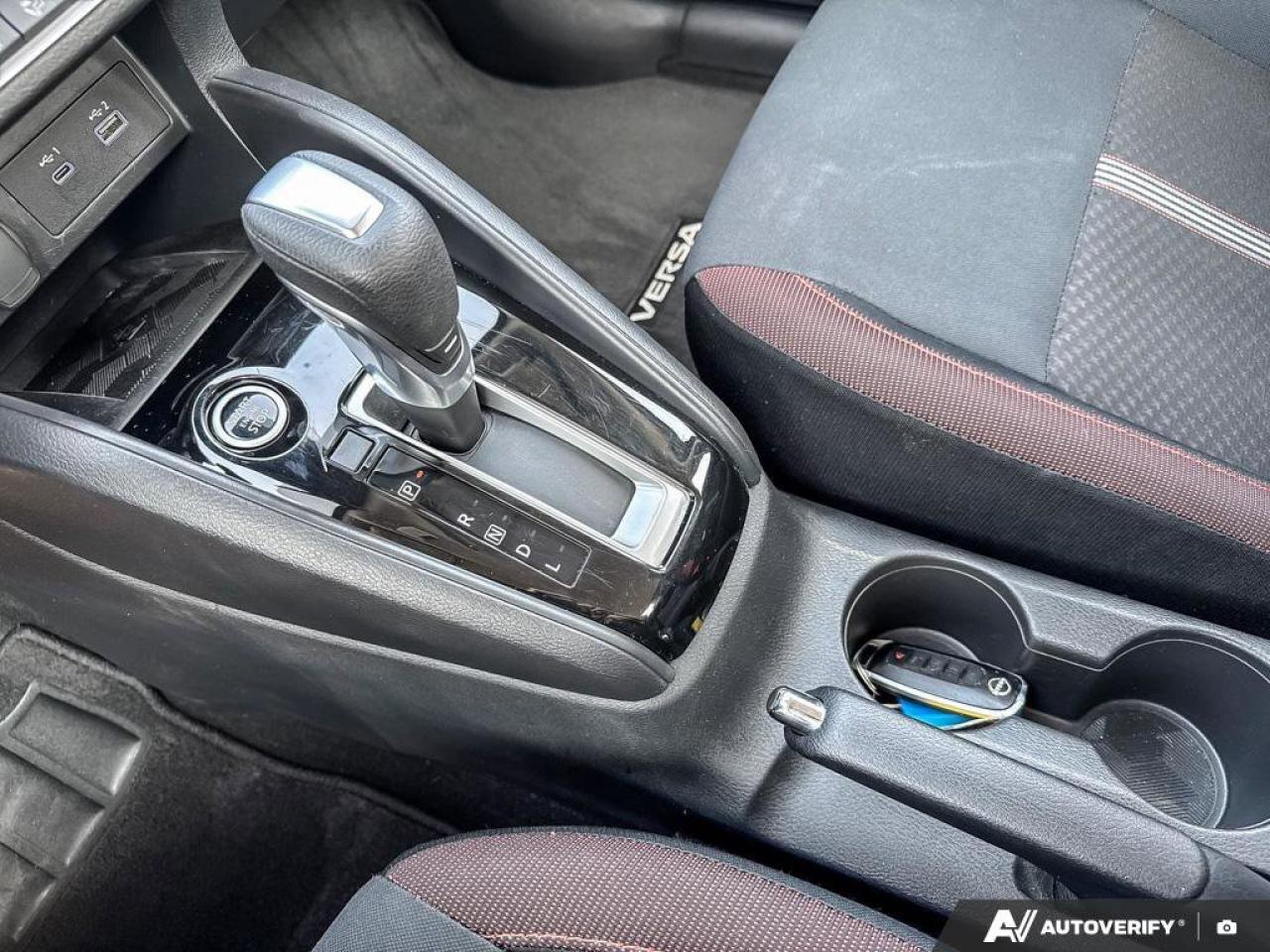 2023 Nissan Versa SR Photo