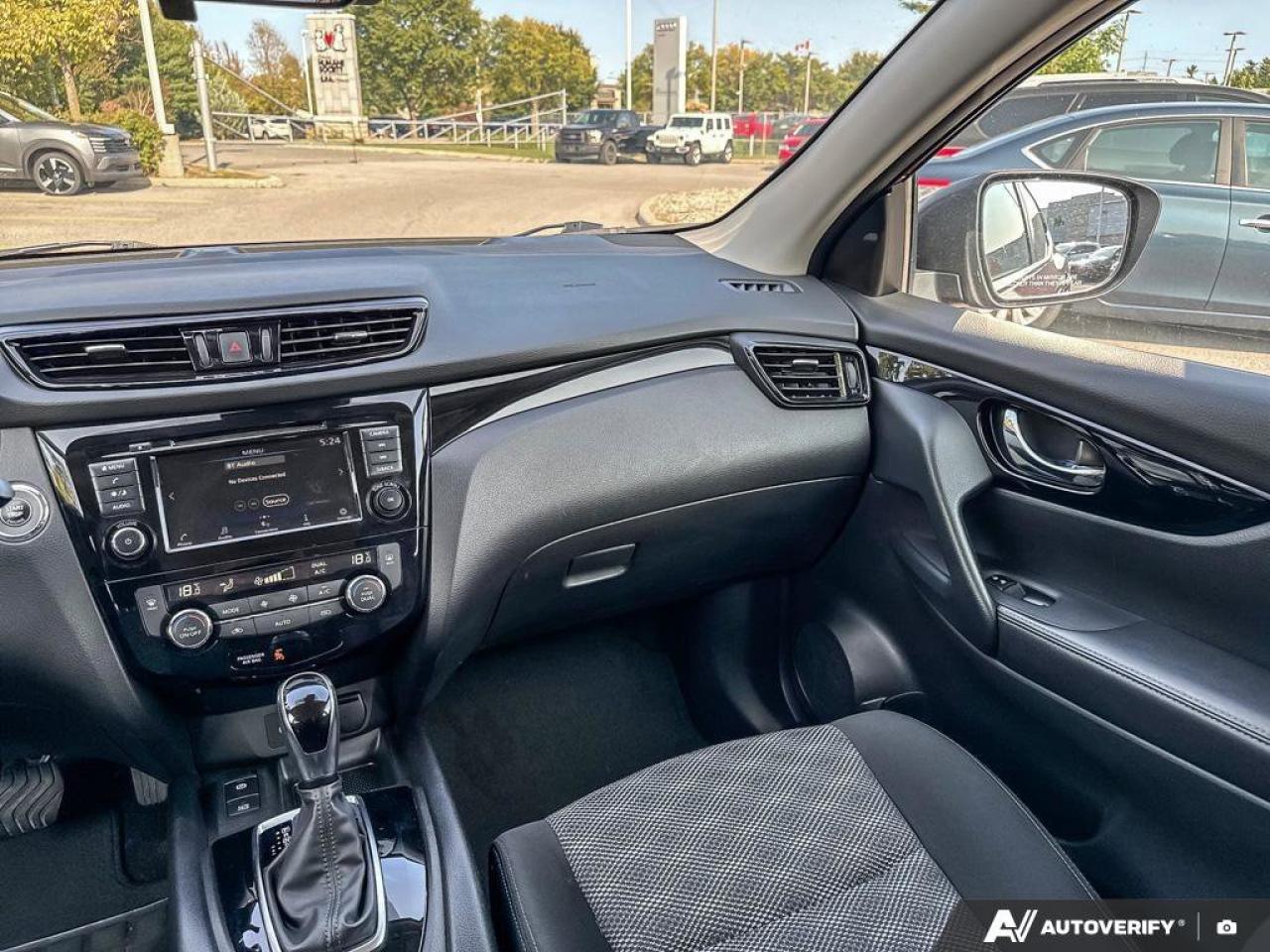 2023 Nissan Qashqai SV Photo