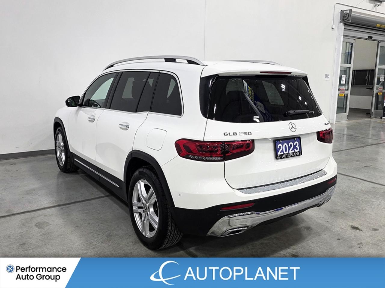 2023 Mercedes-Benz GLB250 4MATIC, Premium Pkg, 360 Cam, Navi, Heated Seats! Photo4