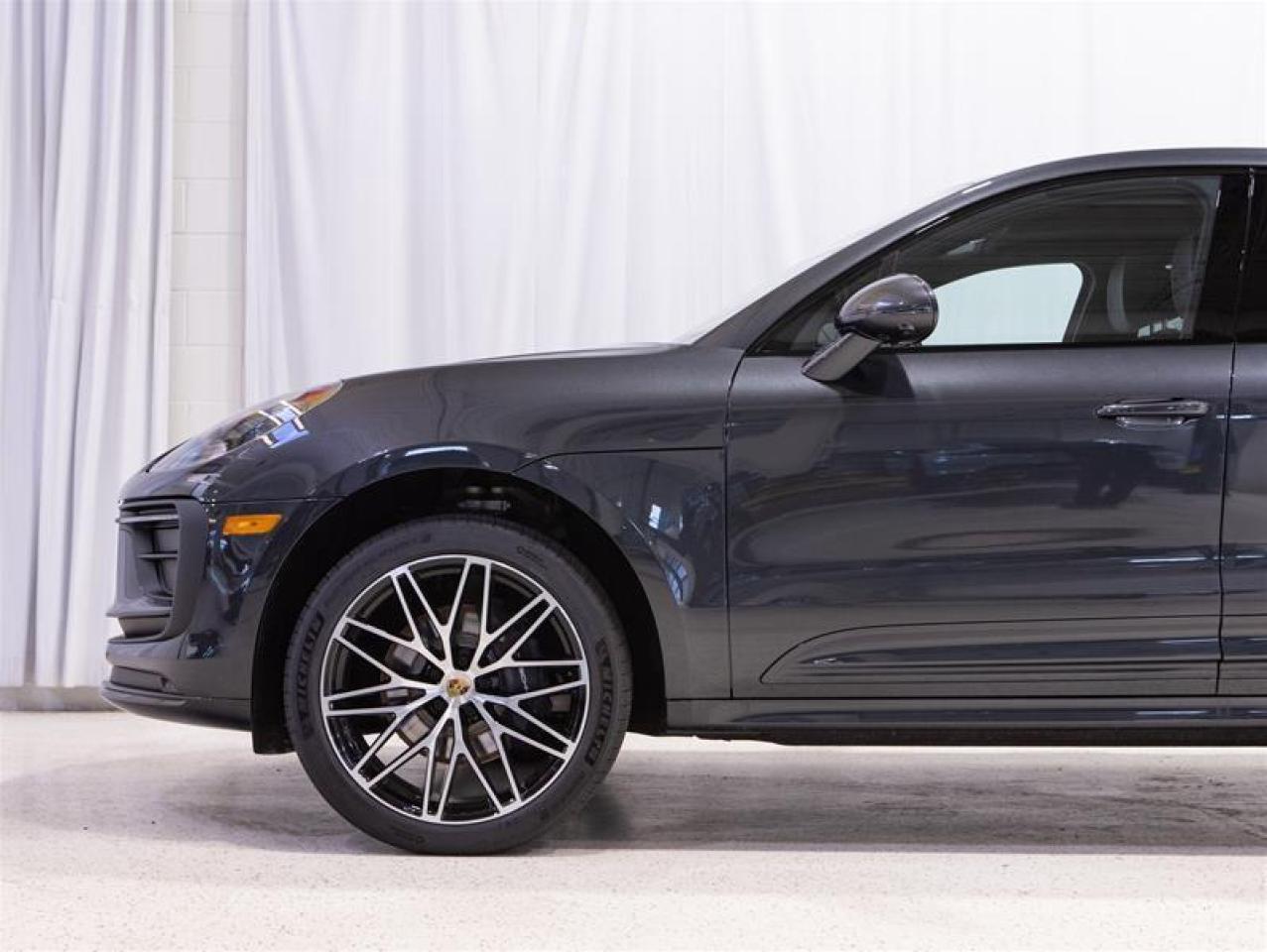 2026 Porsche Macan AWD Photo