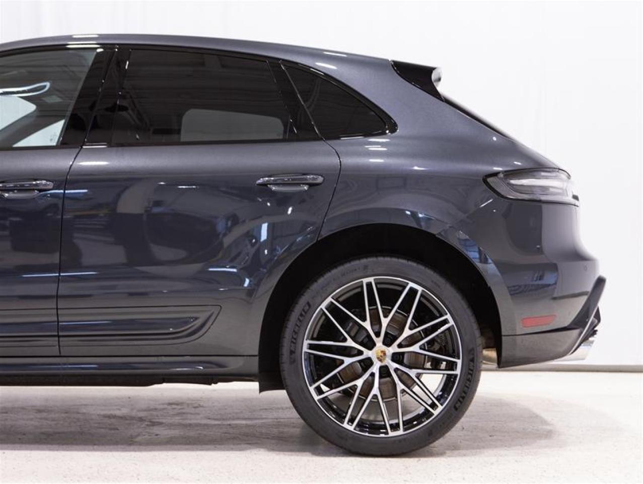 2026 Porsche Macan AWD Photo