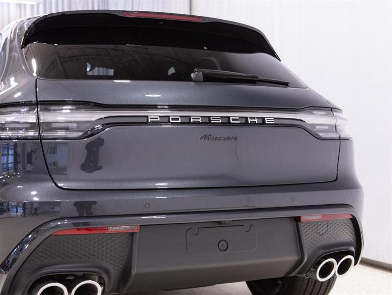 2026 Porsche Macan AWD Photo