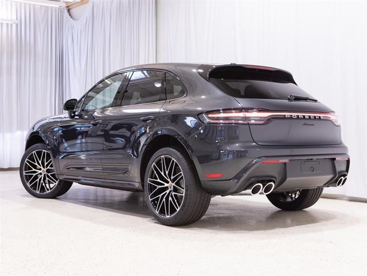 2026 Porsche Macan AWD Photo2