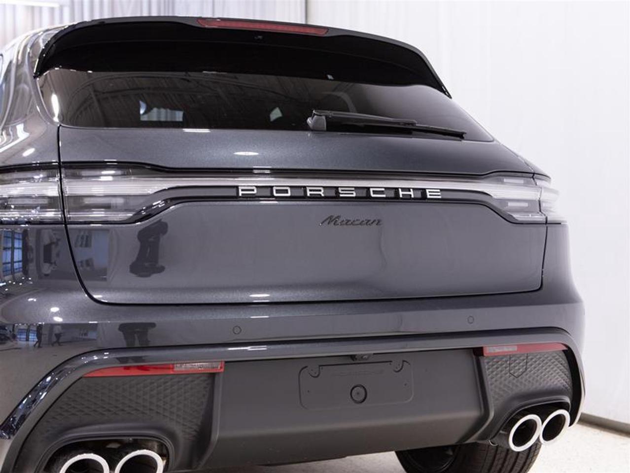 2026 Porsche Macan AWD Photo