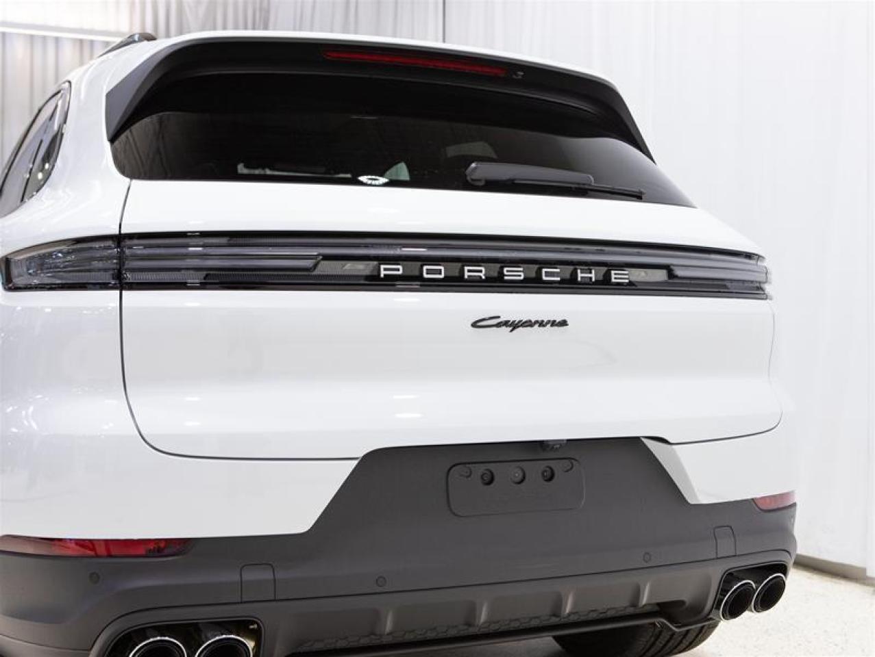 2026 Porsche Cayenne e-Hybrid AWD Photo
