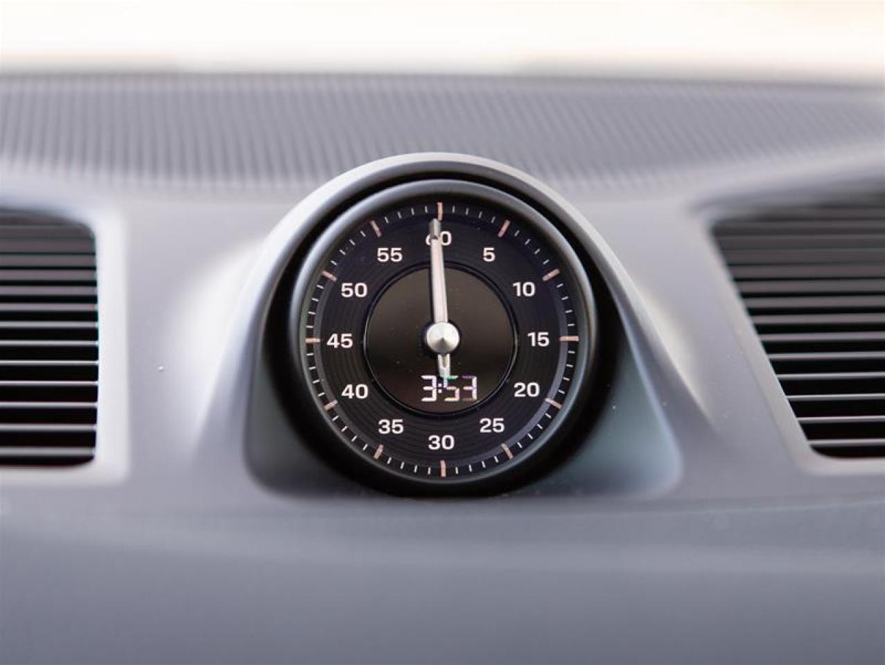 2026 Porsche Cayenne e-Hybrid AWD Photo