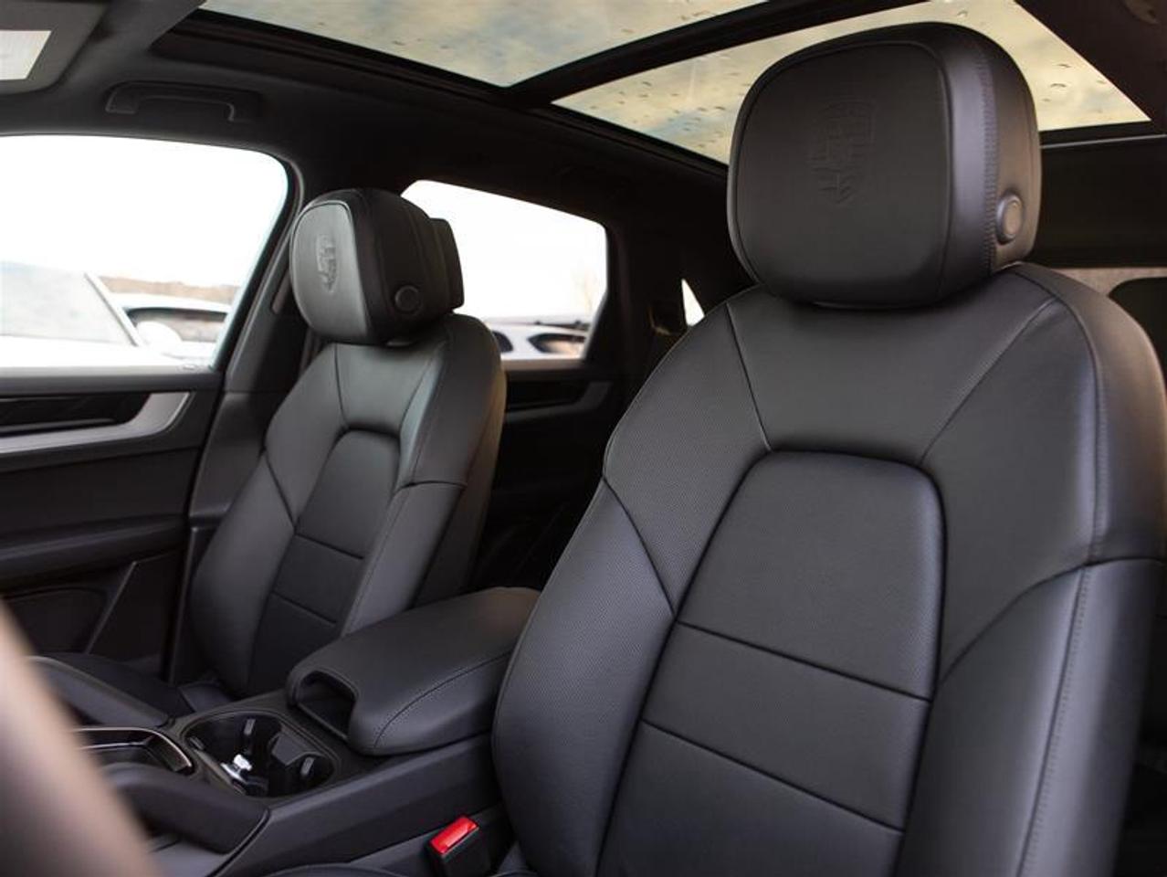 2026 Porsche Cayenne e-Hybrid AWD Photo