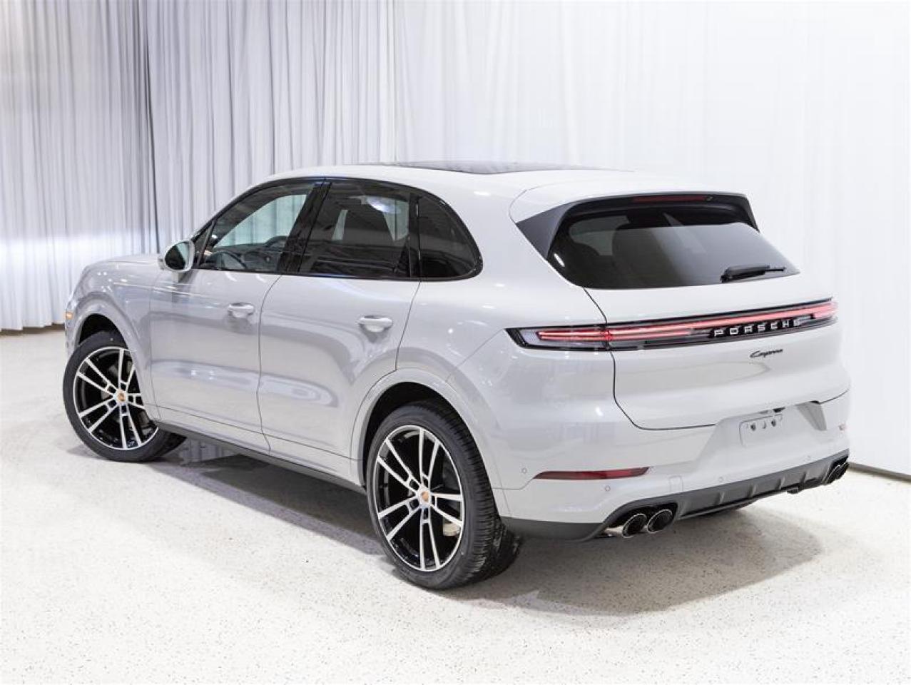 2026 Porsche Cayenne AWD Photo3