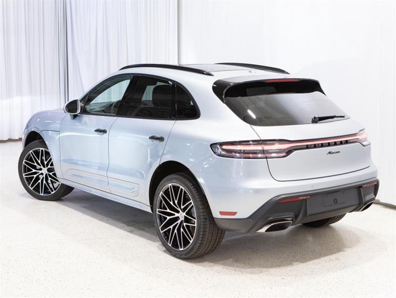 2026 Porsche Macan AWD Photo3