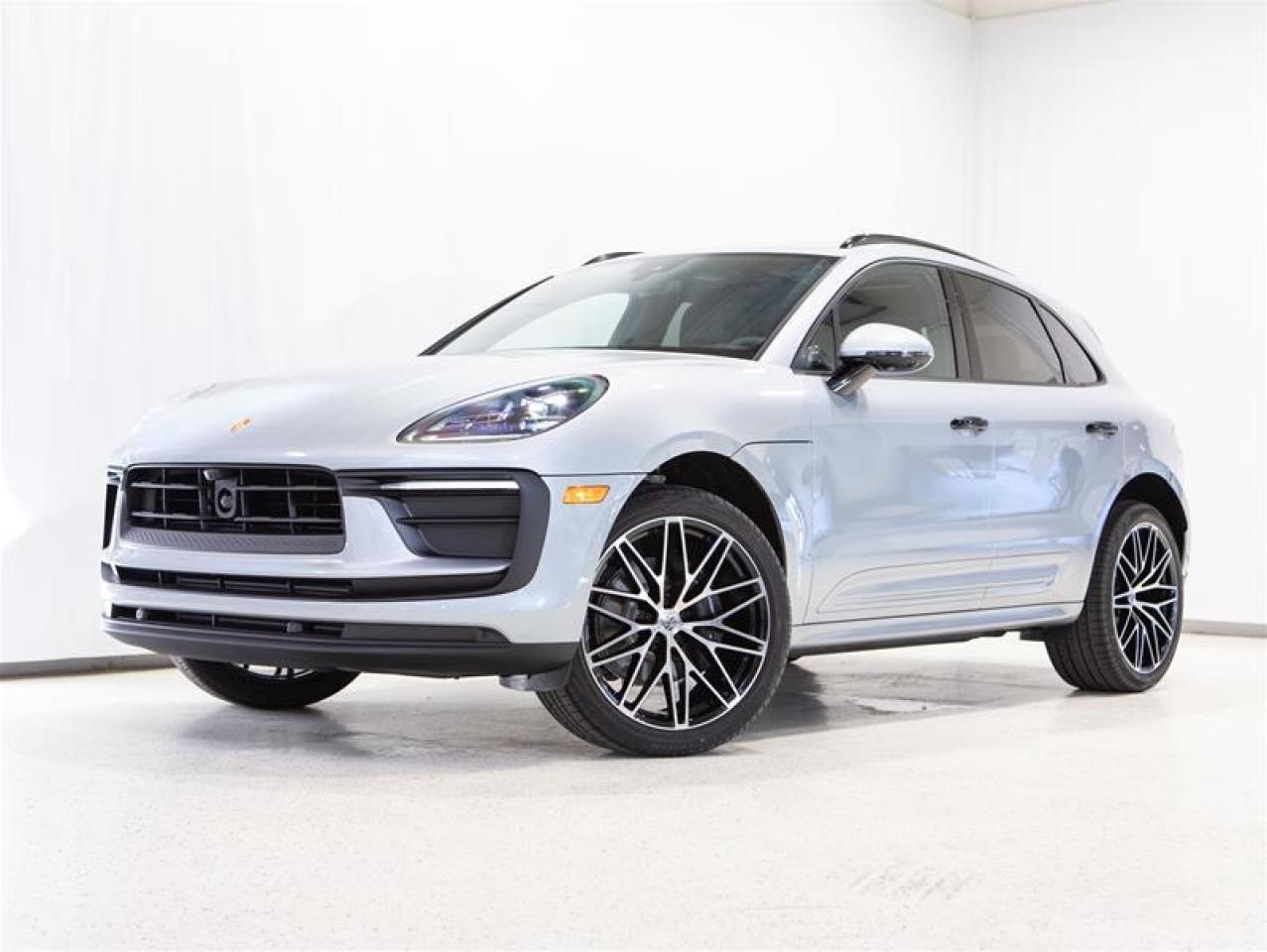 2026 Porsche Macan AWD Photo0