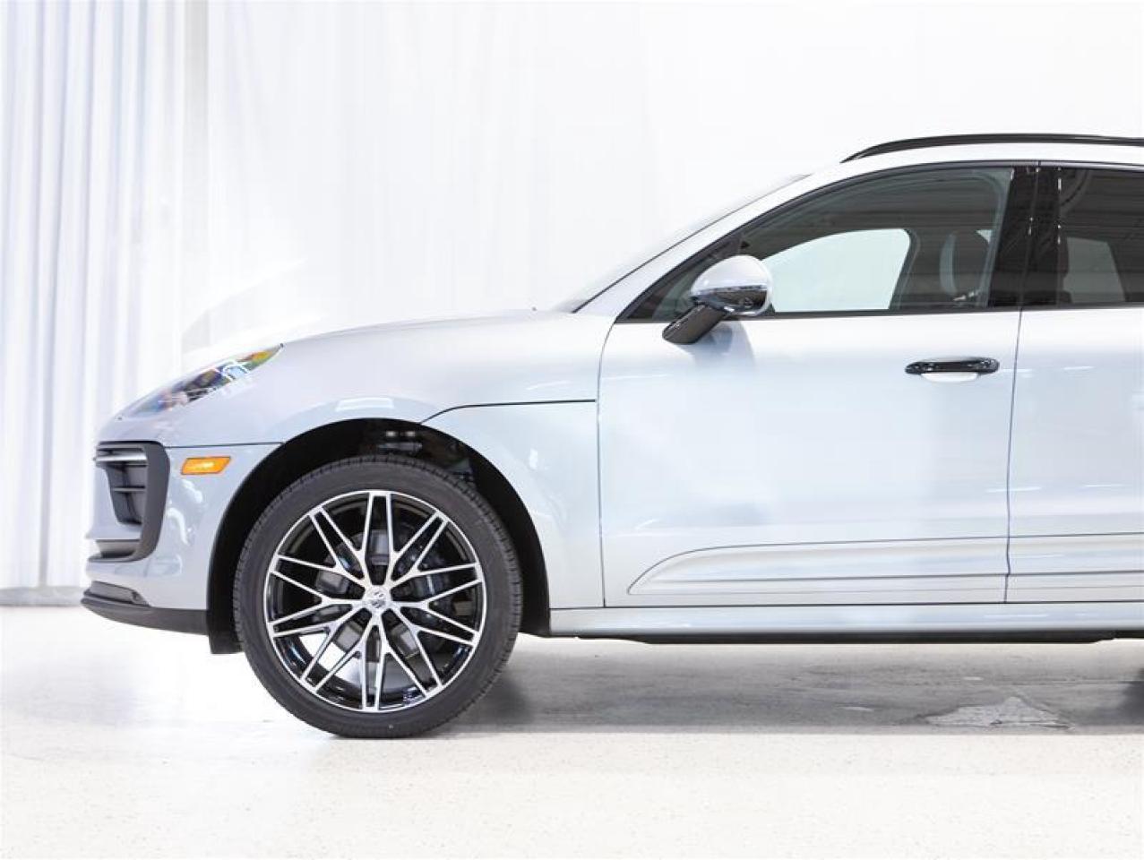 2026 Porsche Macan AWD Photo