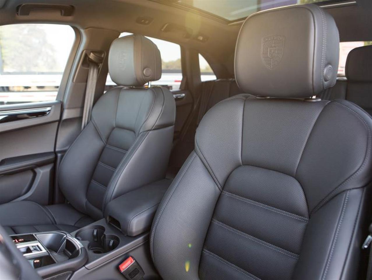 2026 Porsche Macan AWD Photo