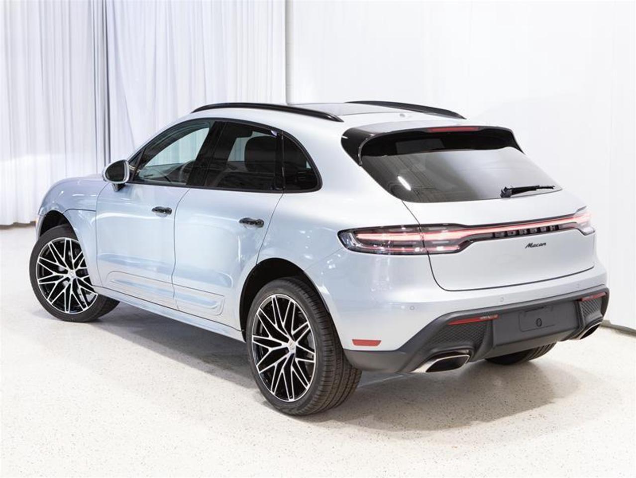 2026 Porsche Macan AWD Photo