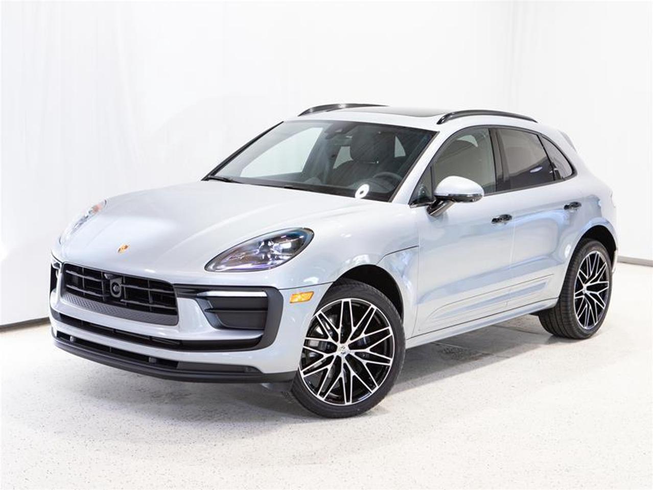 2026 Porsche Macan AWD Photo