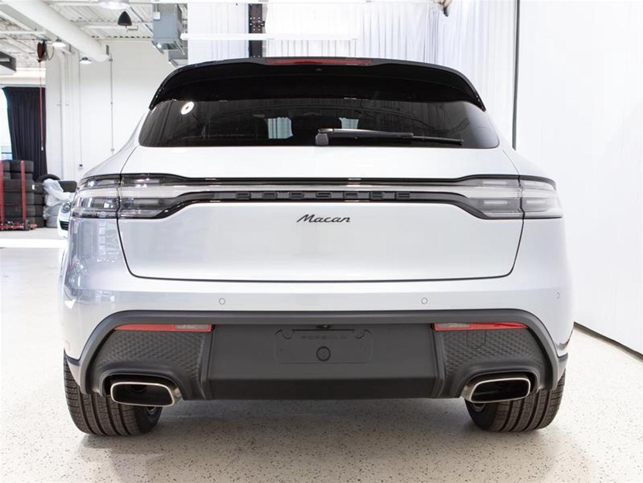 2026 Porsche Macan AWD Photo