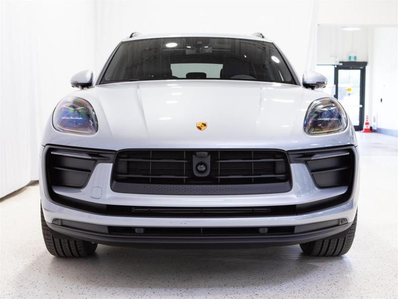 2026 Porsche Macan AWD Photo