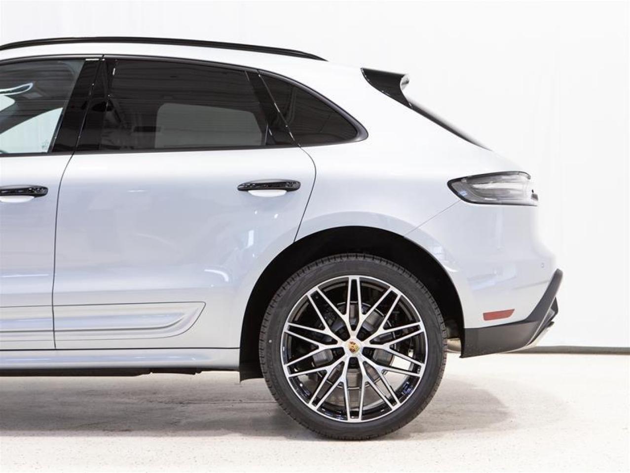 2026 Porsche Macan AWD Photo