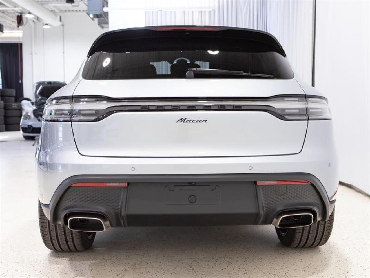 2026 Porsche Macan AWD Photo
