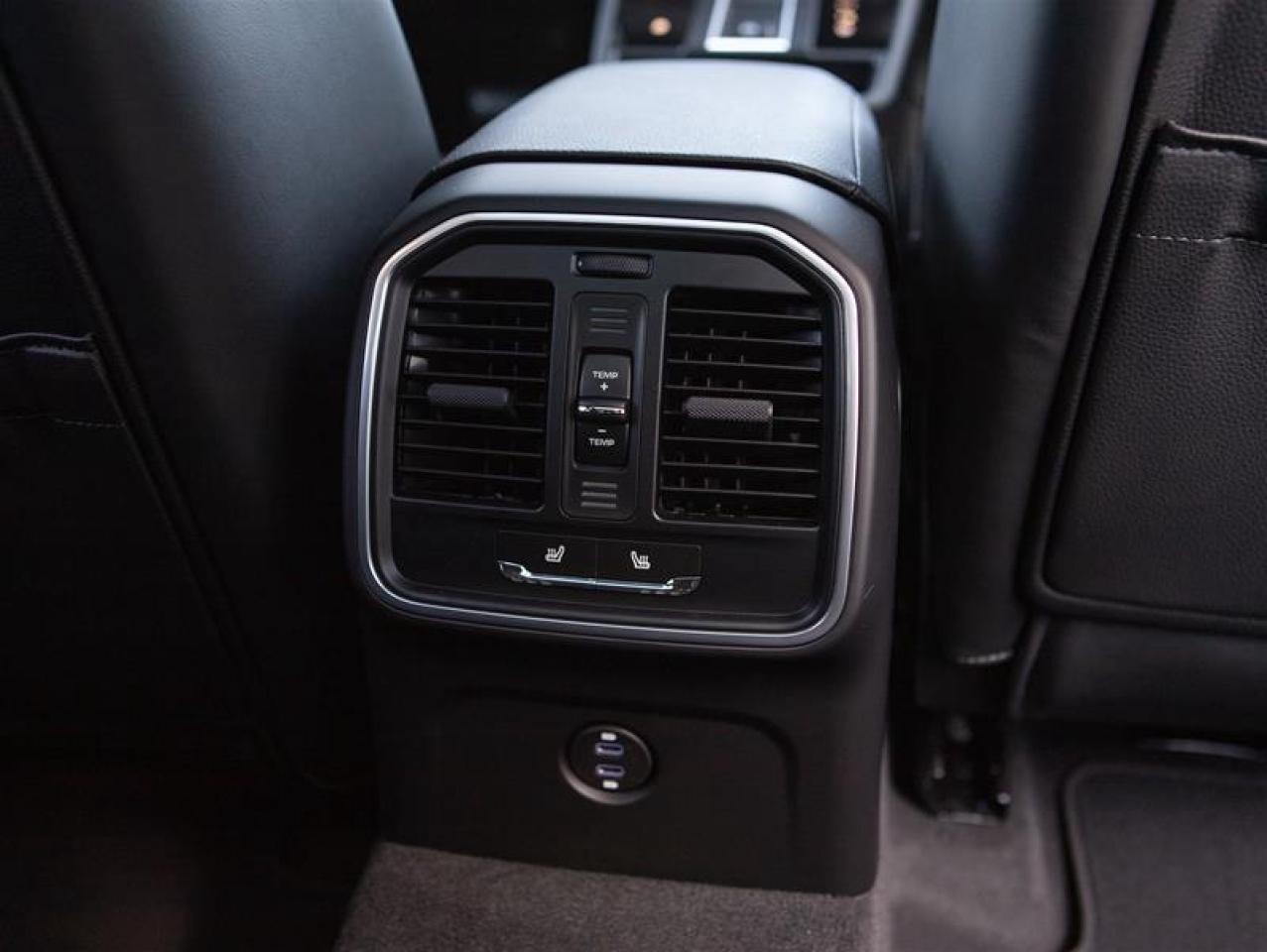 2026 Porsche Macan AWD Photo