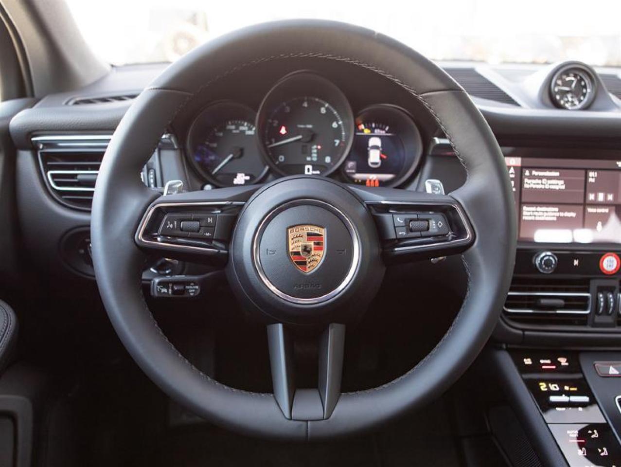 2026 Porsche Macan AWD Photo