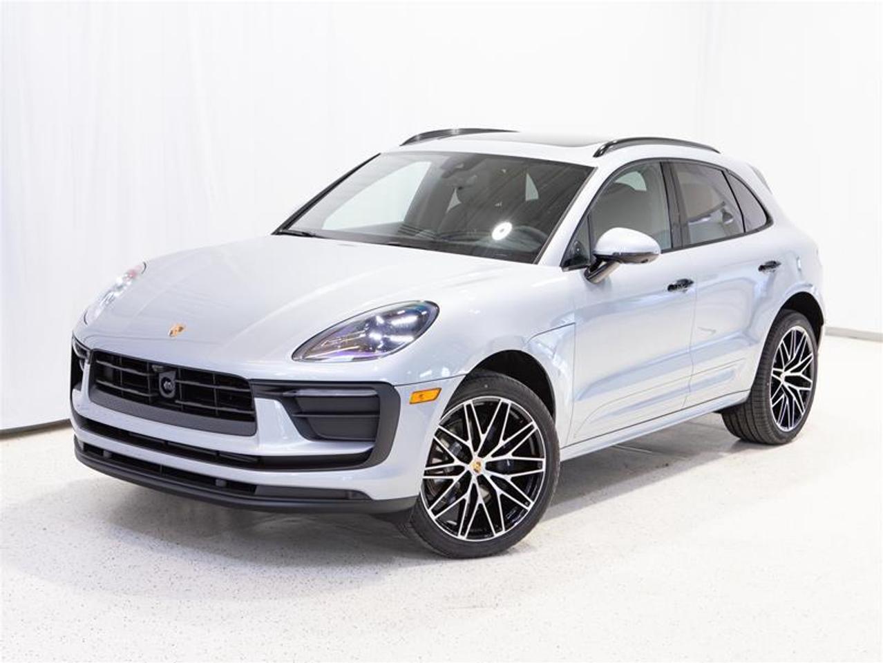 2026 Porsche Macan AWD Photo