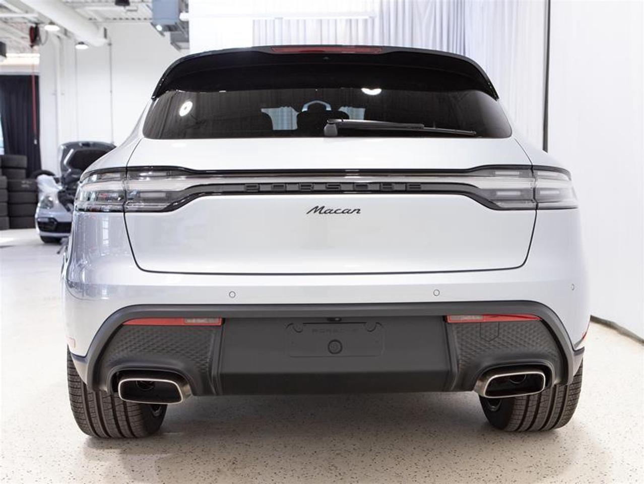 2026 Porsche Macan AWD Photo