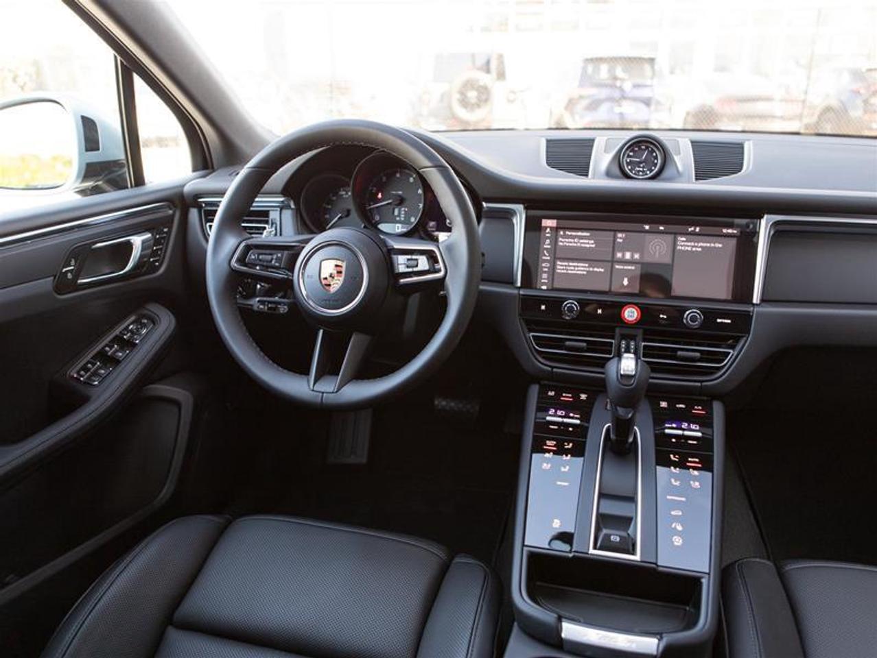 2026 Porsche Macan AWD Photo