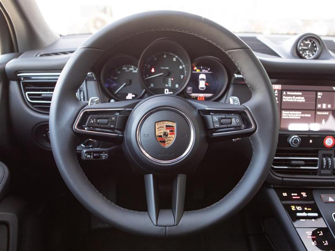 2026 Porsche Macan AWD Photo