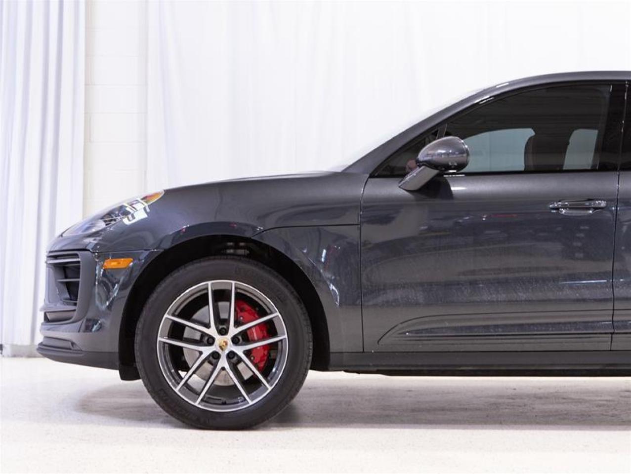 2023 Porsche Macan S Photo