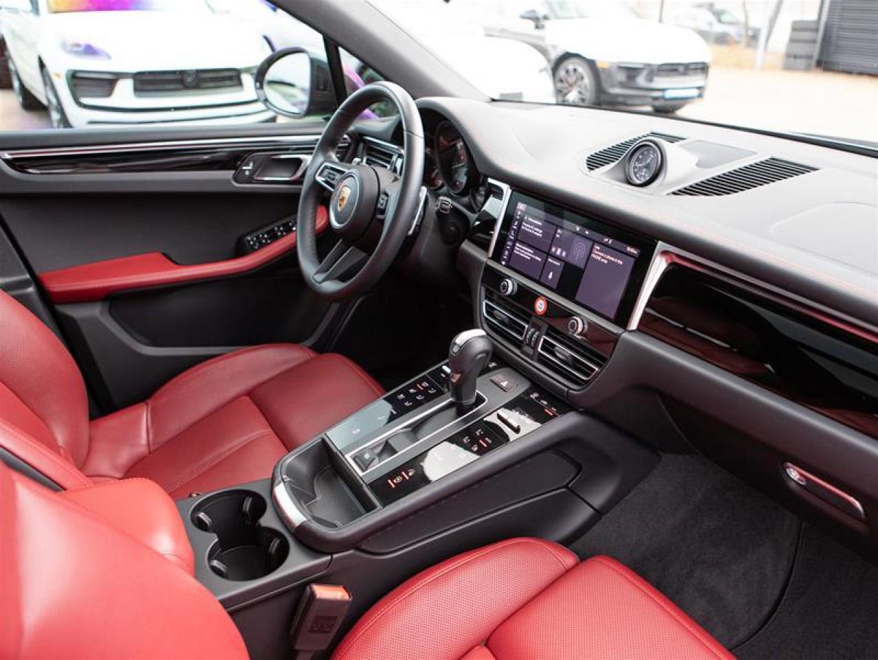 2023 Porsche Macan S Photo