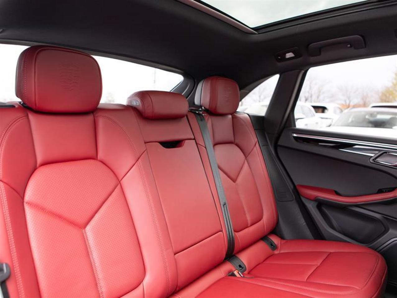 2023 Porsche Macan S Photo