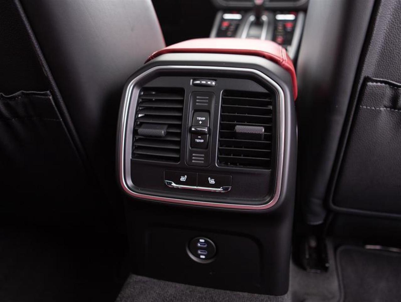 2023 Porsche Macan S Photo