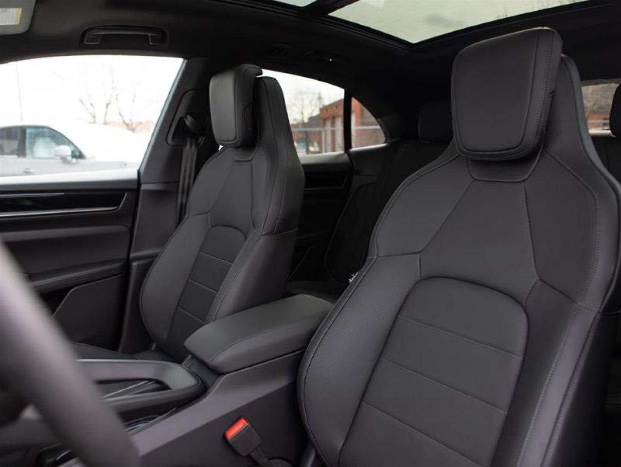 2025 Porsche Macan Electric RWD Photo