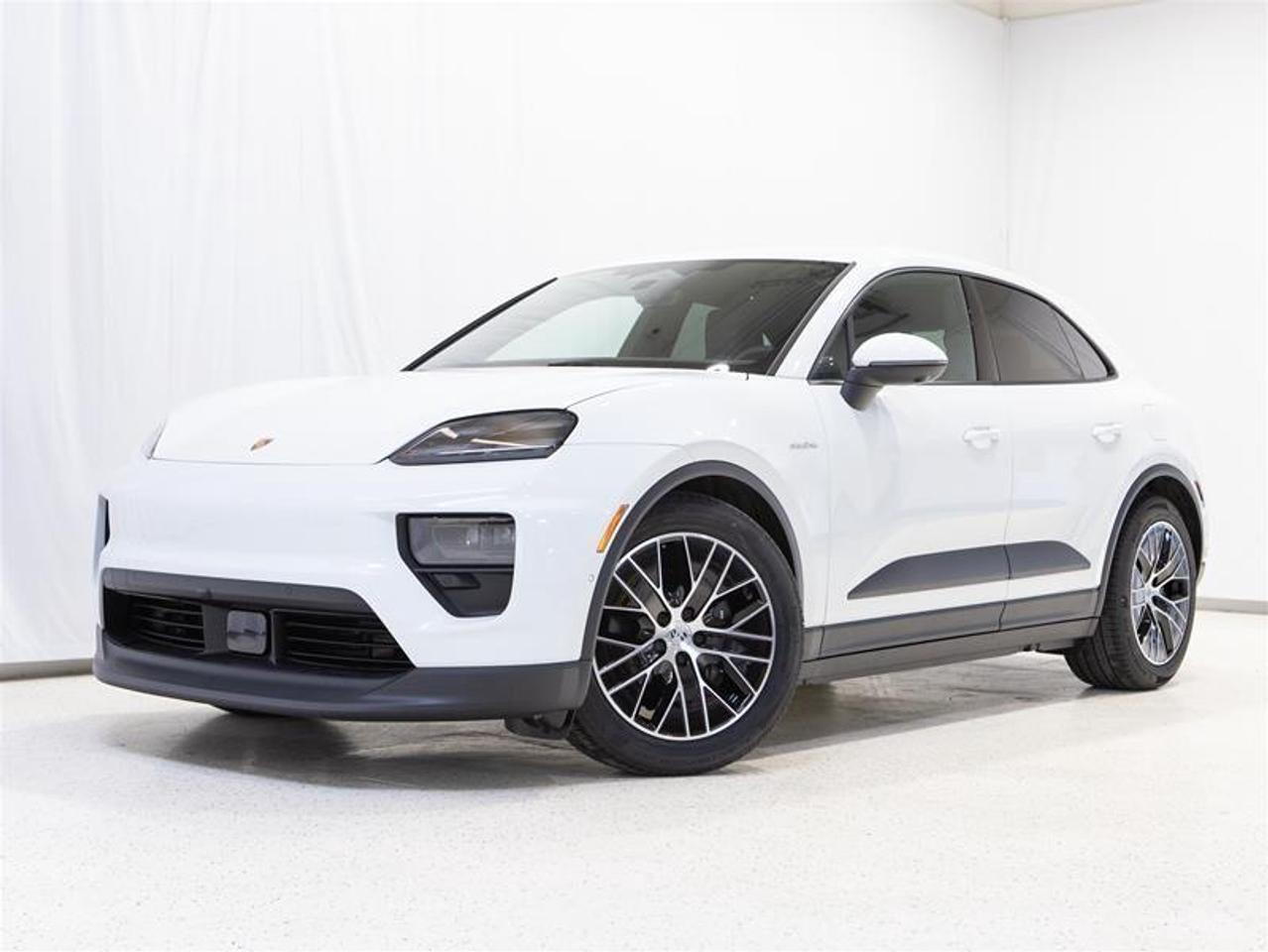 2025 Porsche Macan Electric RWD Photo