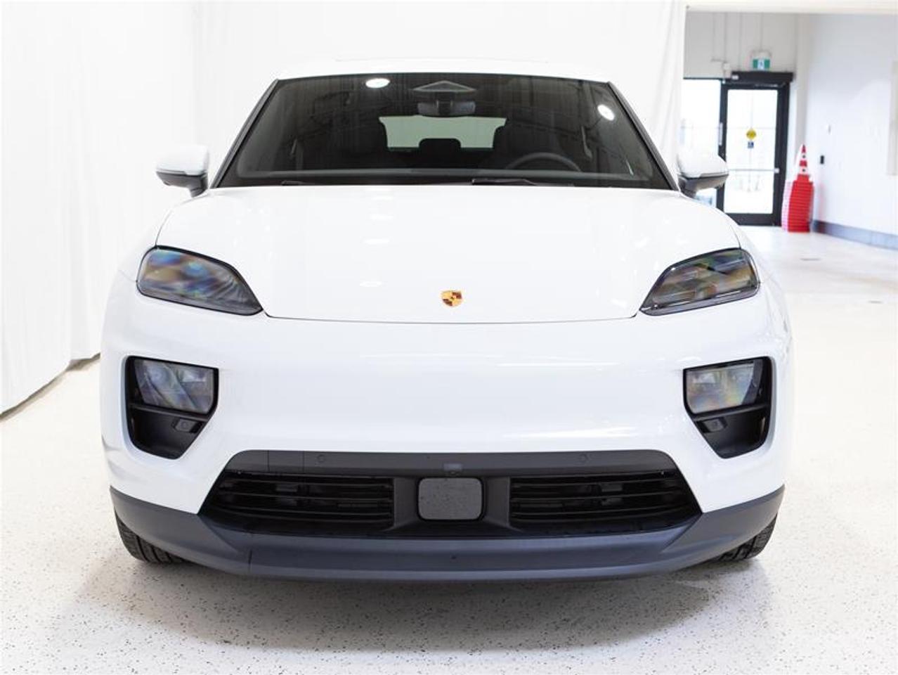 2025 Porsche Macan Electric RWD Photo