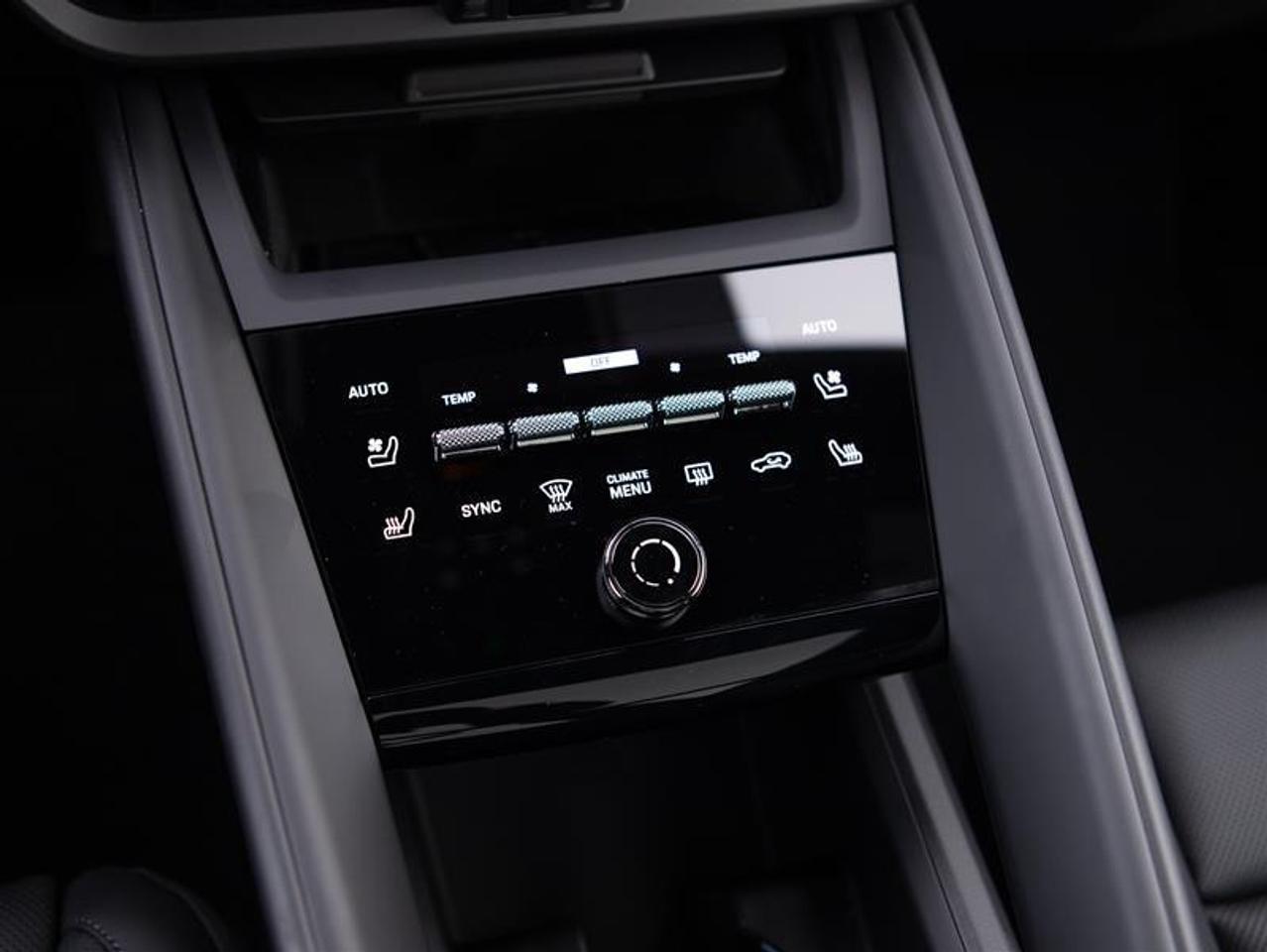 2025 Porsche Macan Electric RWD Photo