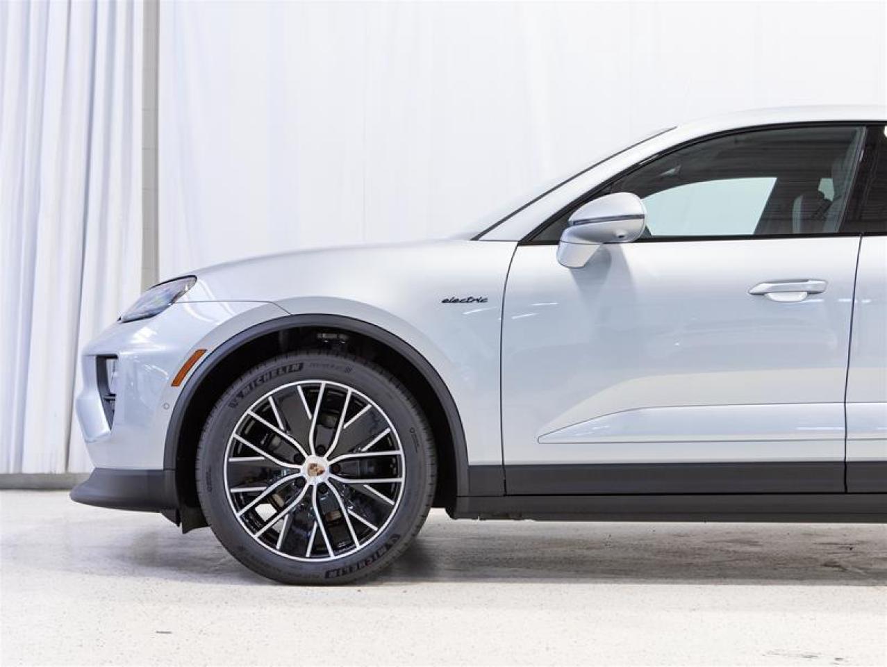 2025 Porsche Macan Electric 4 AWD Photo