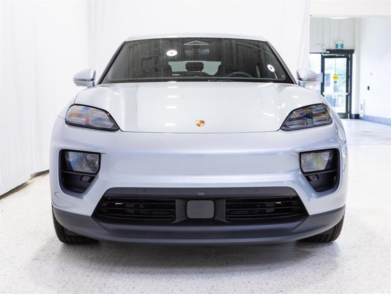 2025 Porsche Macan Electric 4 AWD Photo