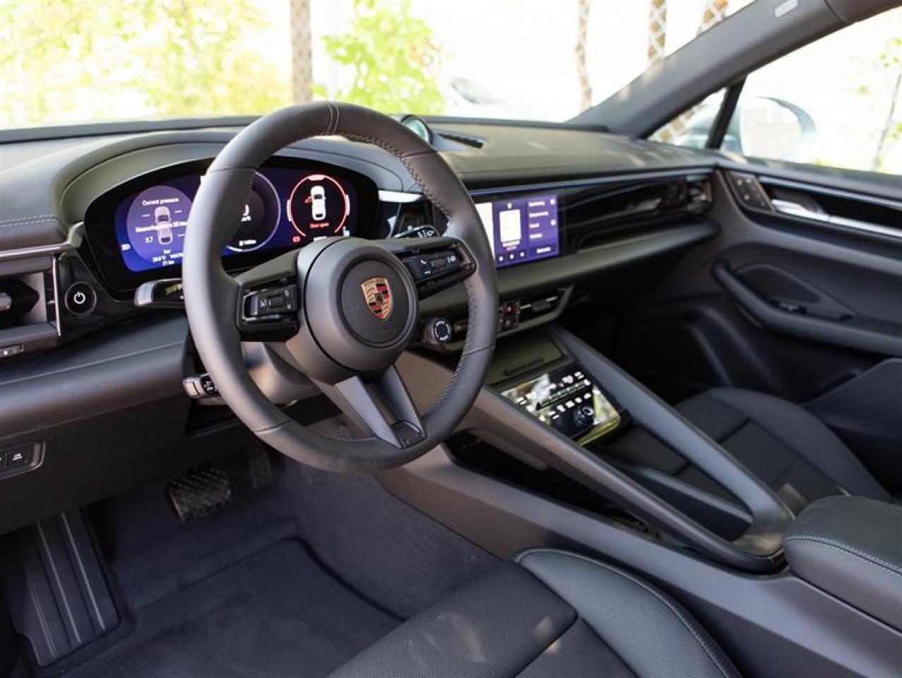 2025 Porsche Macan Electric 4 AWD Photo