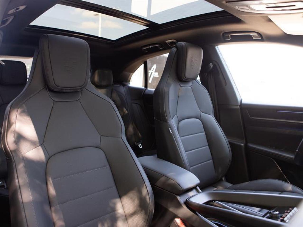 2025 Porsche Macan Electric 4 AWD Photo