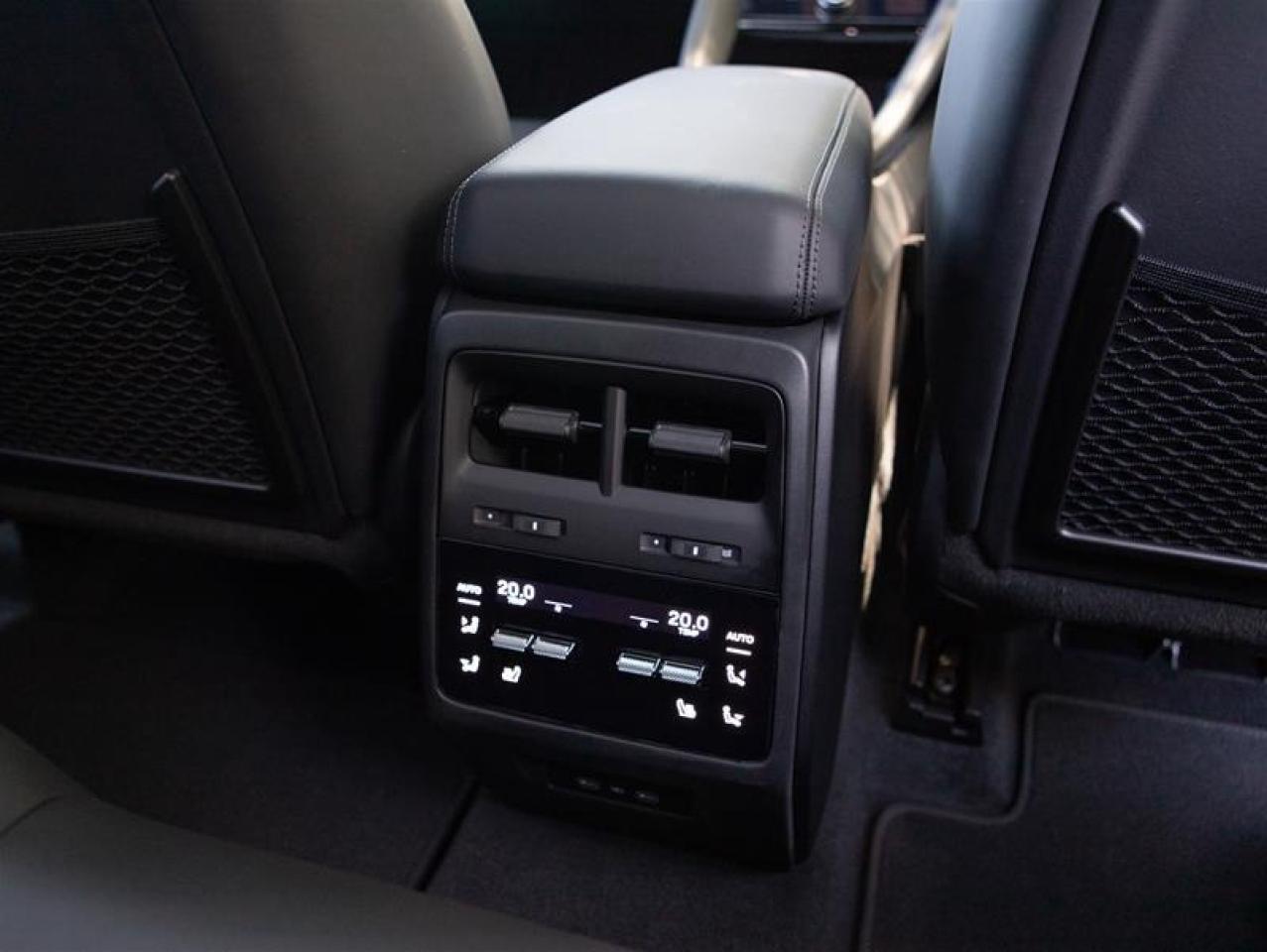 2025 Porsche Macan Electric 4 AWD Photo